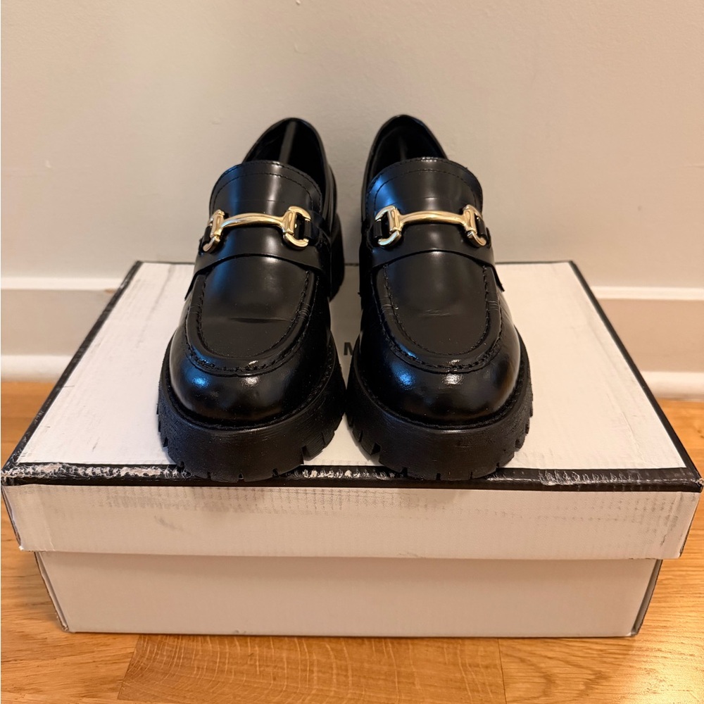 Steve Madden Lando in Black with Gold Buckle